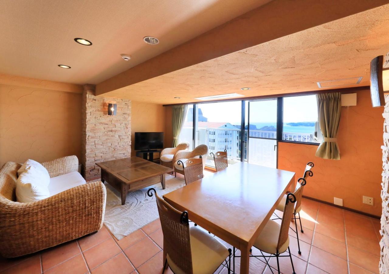 Katsuura Hilltop Hotel & Residence ภายนอก รูปภาพ