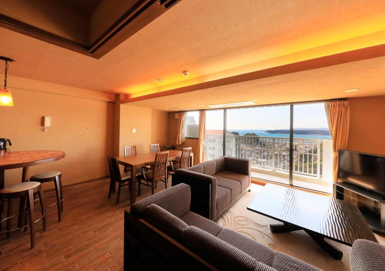 Katsuura Hilltop Hotel & Residence ภายนอก รูปภาพ