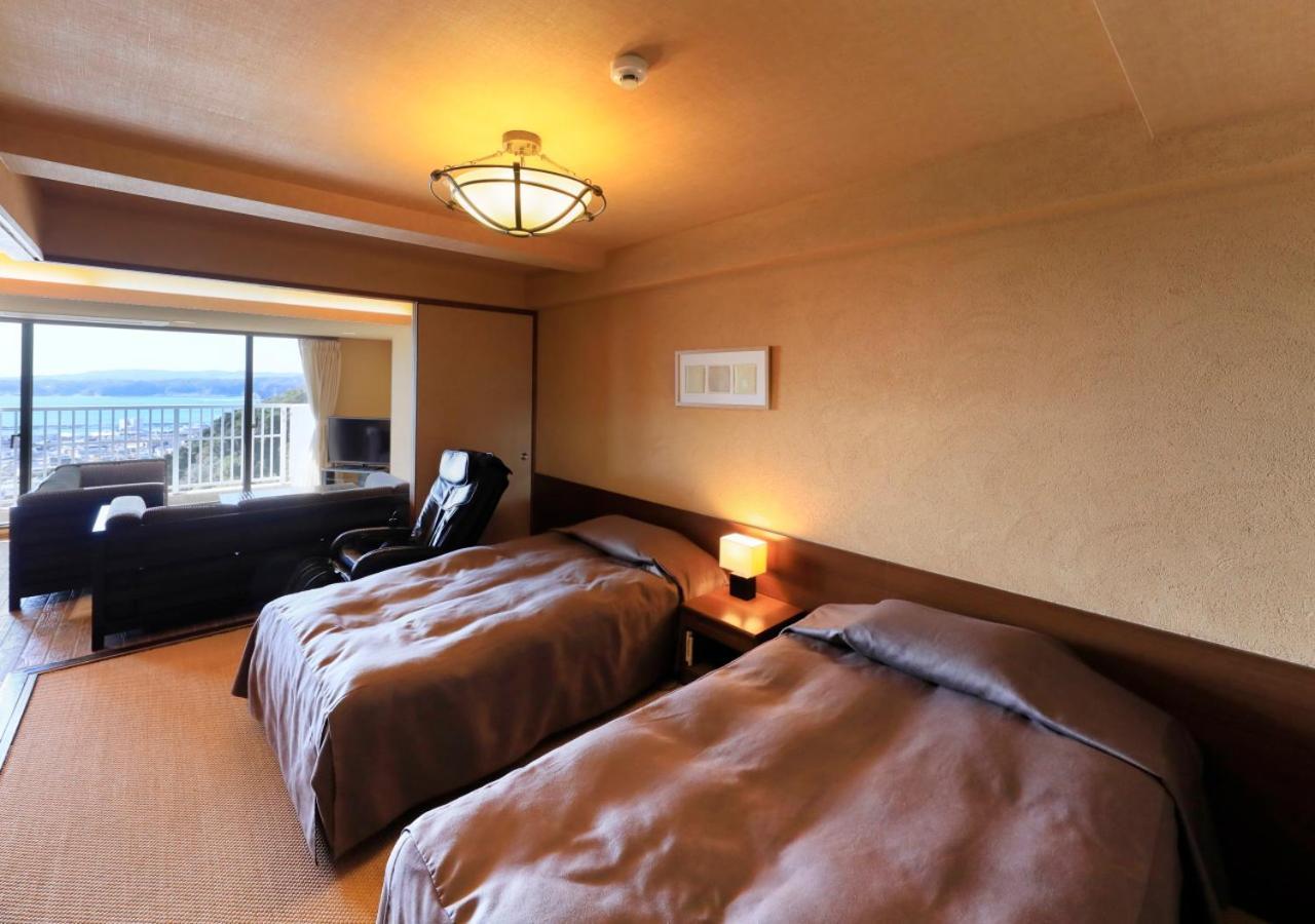 Katsuura Hilltop Hotel & Residence ภายนอก รูปภาพ